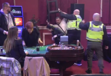 KARAMBOL U “ELITI 9”: Alkoholisani učesnik podigao stolicu da gađa Asmina! OBEZBEĐENJE GA IZBACILO IZ KAZINA!