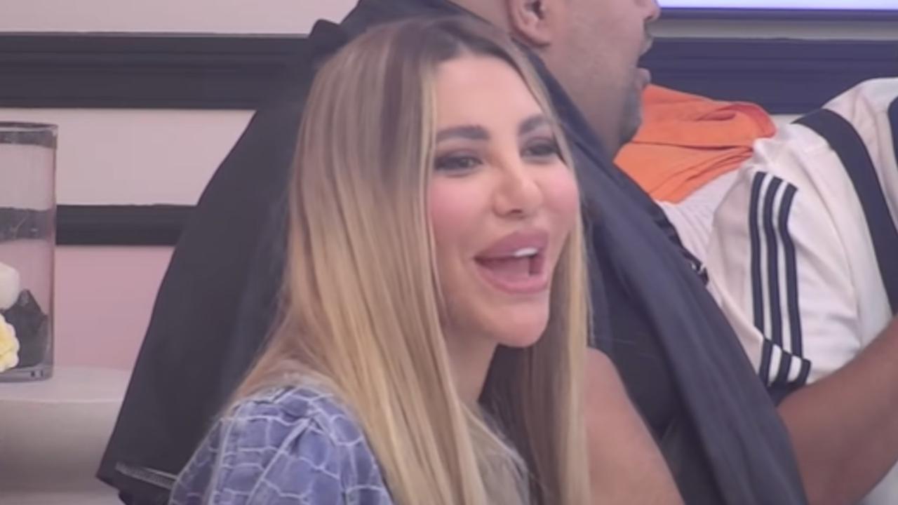 Aneli ponovo završila kod Filipa u krevetu, ne skida osmeh s lica: "Nije hteo da zaspi bez mene"