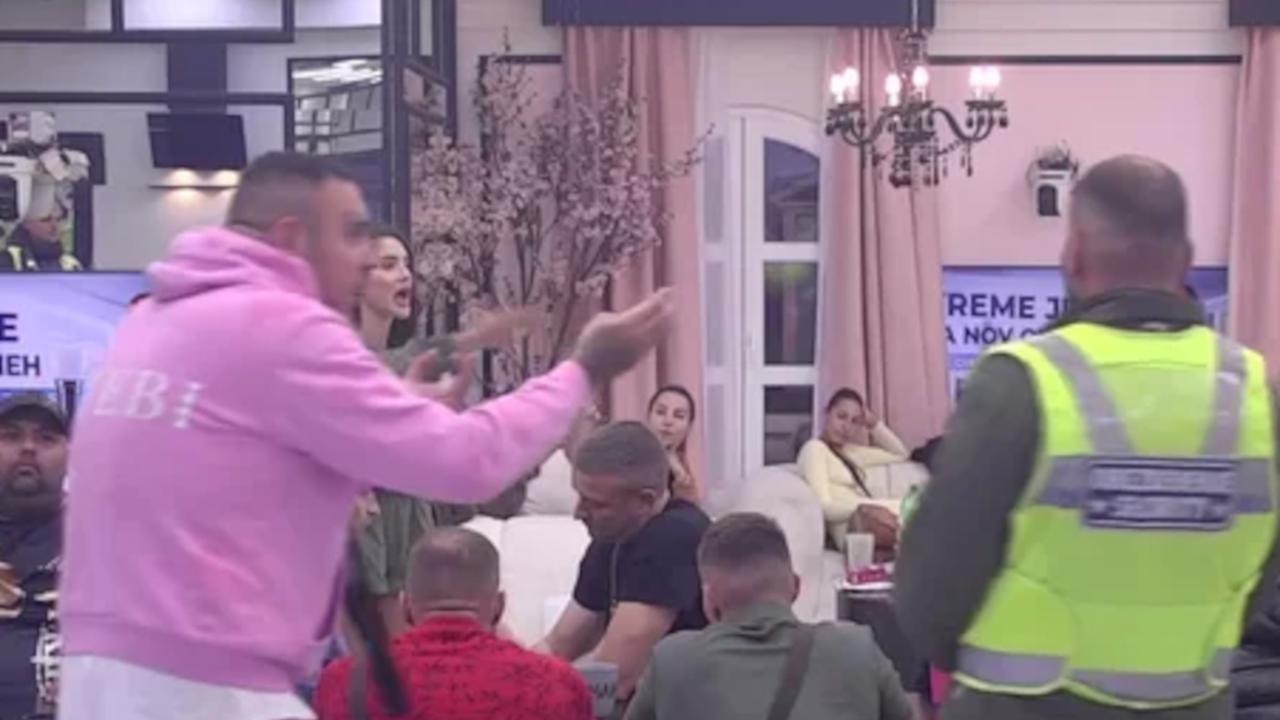 Nenormalno se vređaju: Anđela i Car zvanično otpočeli rat - Ona ga sočno opsovala, obezbeđenje utrčalo