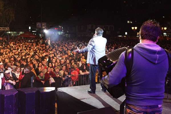 HalidBeslickoncertNP2_zps54a4c974