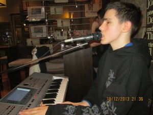 43764_1496697_221492128032821_1746939215_n