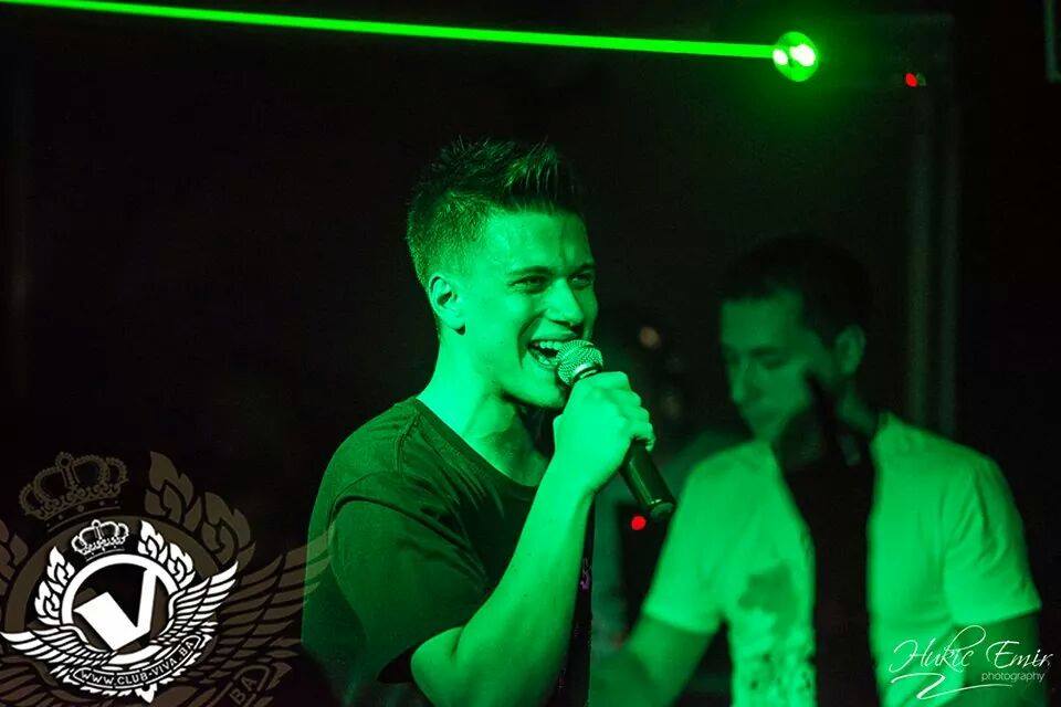 10554929_289591404557399_319637363_n