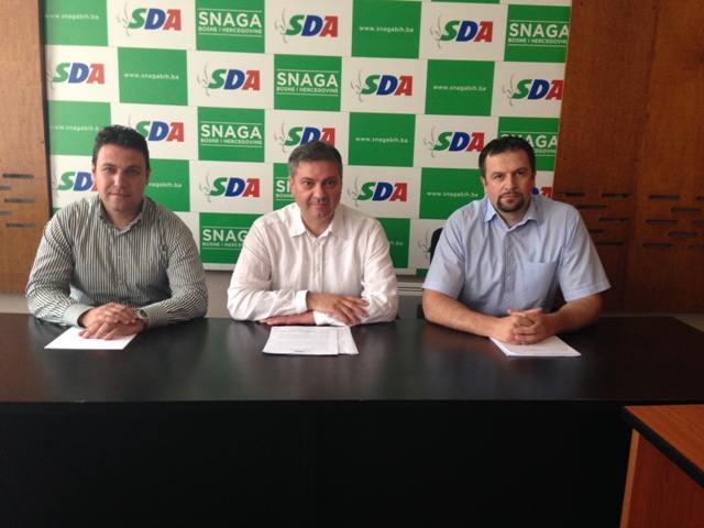 Zvizdi_, Bandi_, Terovi_ - mala