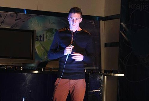 1504093_261945010625448_1694891357_n