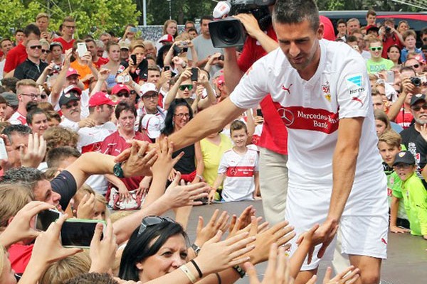 vedad-ibisevic-navijaci-600x400