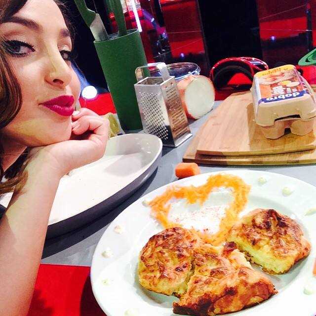 Maya Berovic sa famoznom pitom