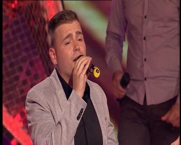 PINKOVE ZVEZDE 038 upper.Still080_600x480