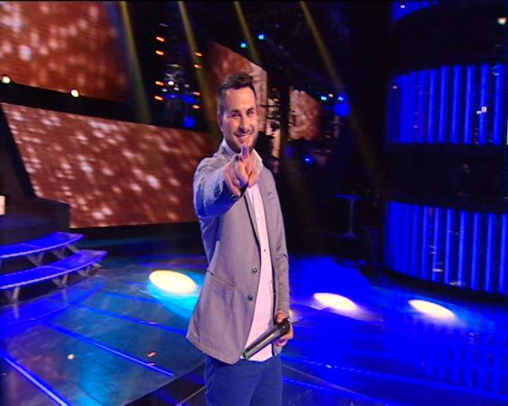 PINKOVIE ZVEZDE 034 Baraz upper field.Still129