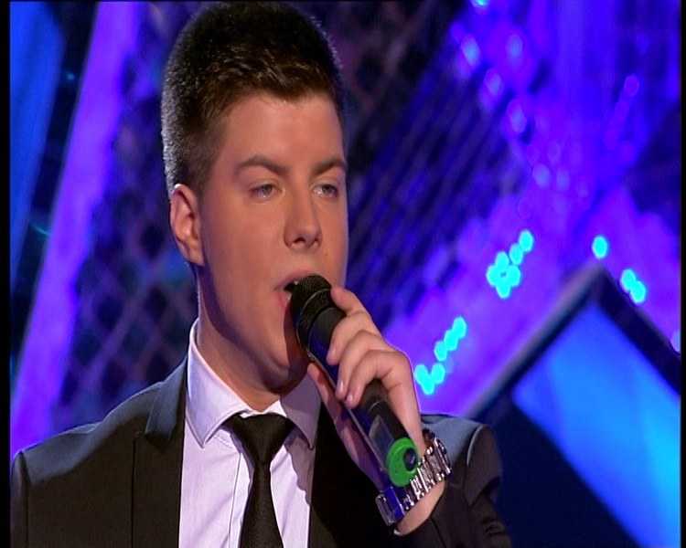 PINKOVE ZVEZDE 047 UPPER.Still062_750x600