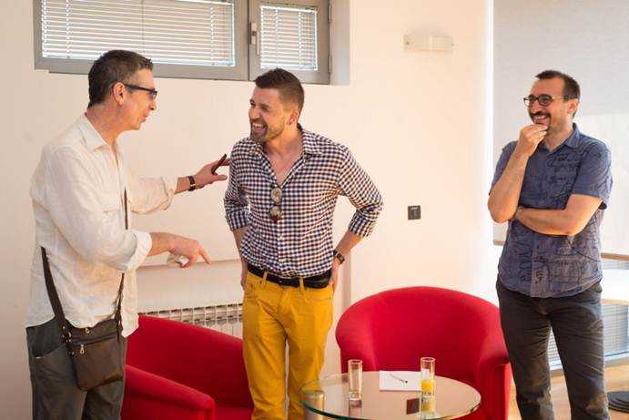 559679bf-fa60-41c7-bb03-531b0a0a0a64-amel1