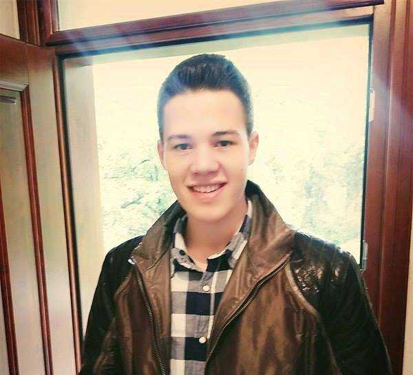 13318458_895152260630106_866383357_n(1)