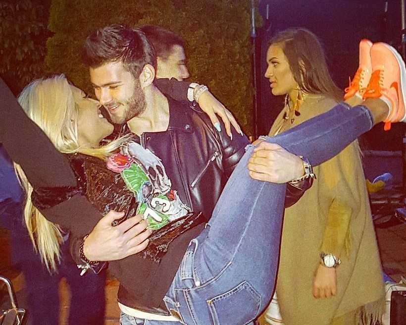 4c2a1b402fcb712d83c8a38573796ab5