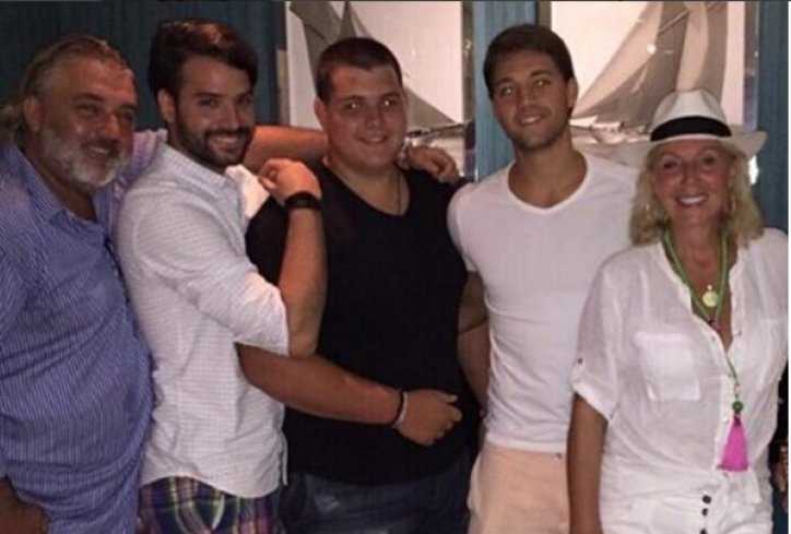 lepa-brena-porodica-foto-printskrininstagram-1450040507-803507