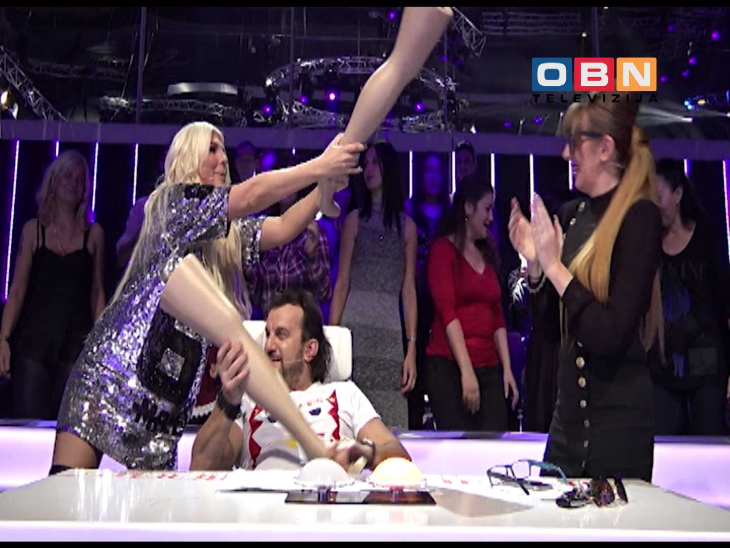 zg-11-00_14_21_01-still011